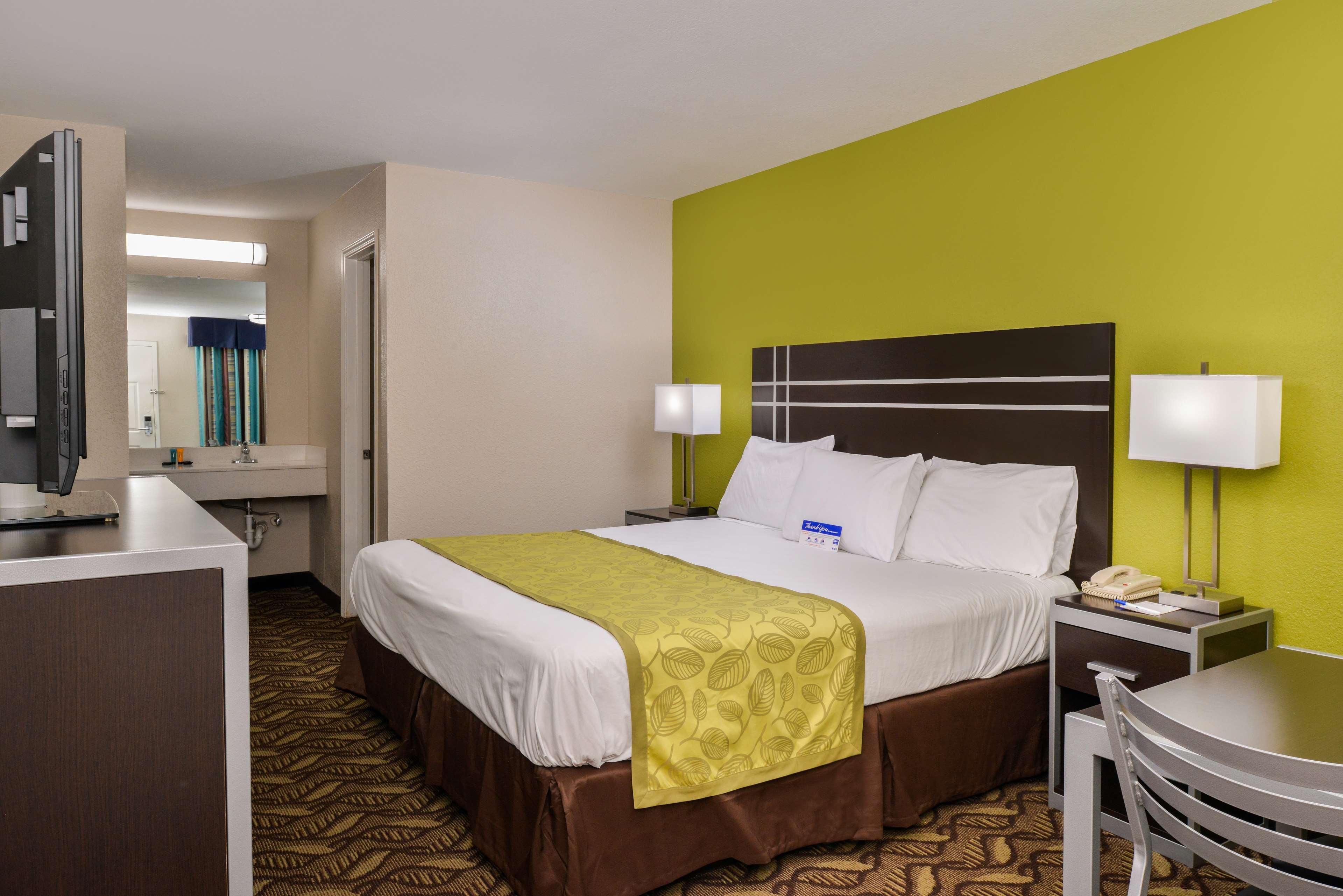 Americas Best Value Inn Pasadena Exterior photo